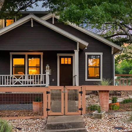 Unique Hideaway 3Br 2Ba Oak Shaded Vila
